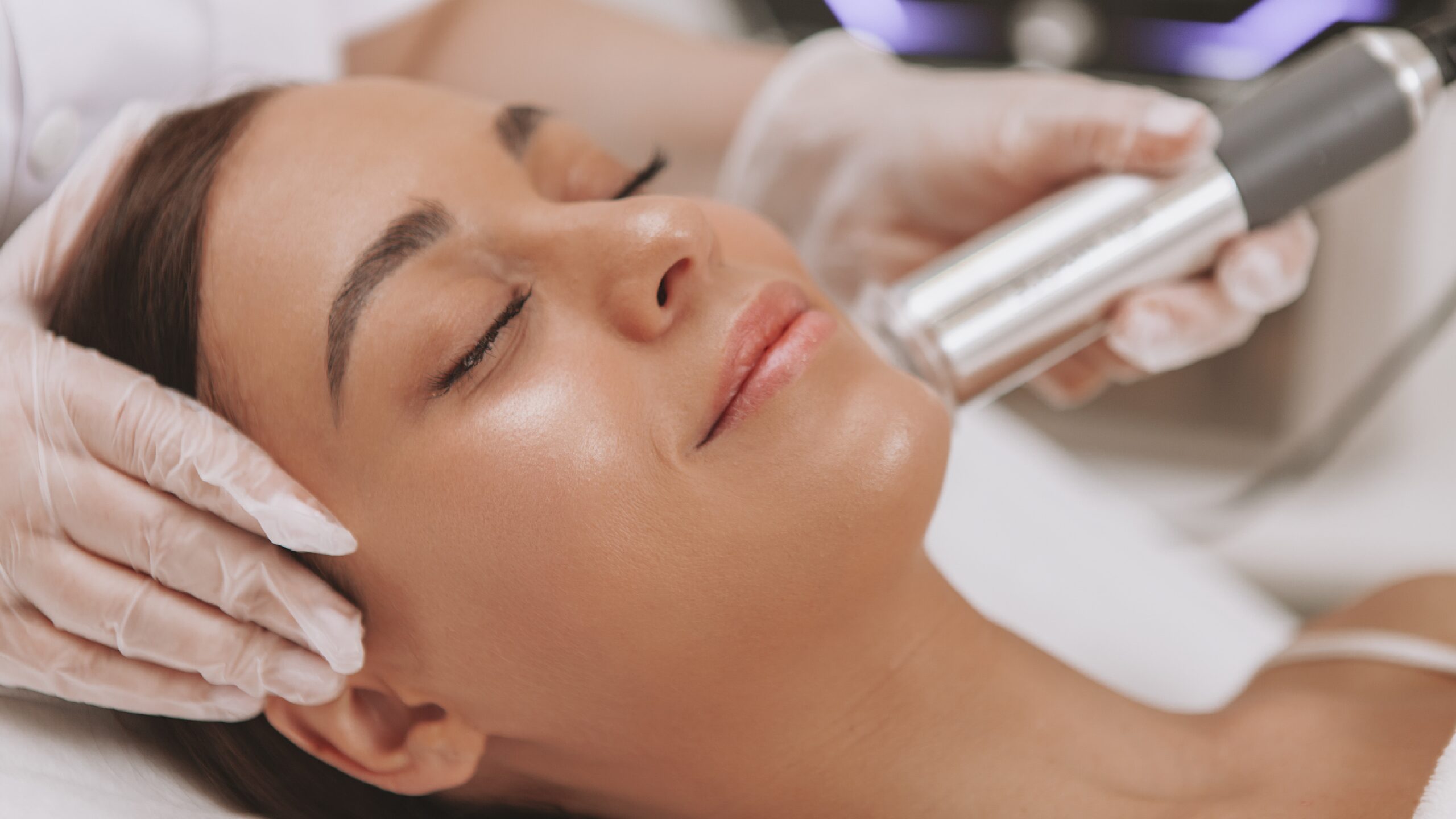 Soins Visage Avant Mariage ou Événement : Préparez Votre Peau pour le Jour J