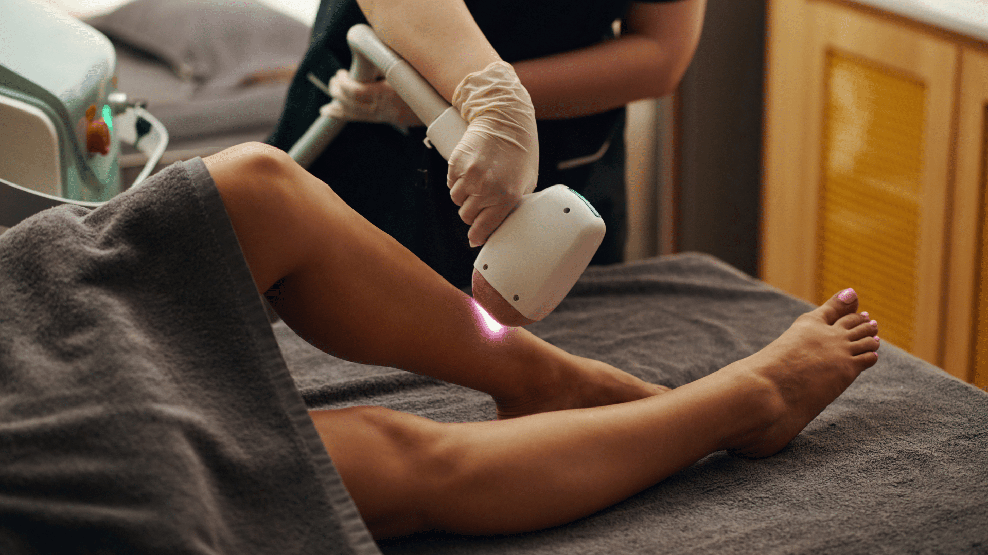 Épilation définitive : pourquoi les résultats varient selon les zones ?